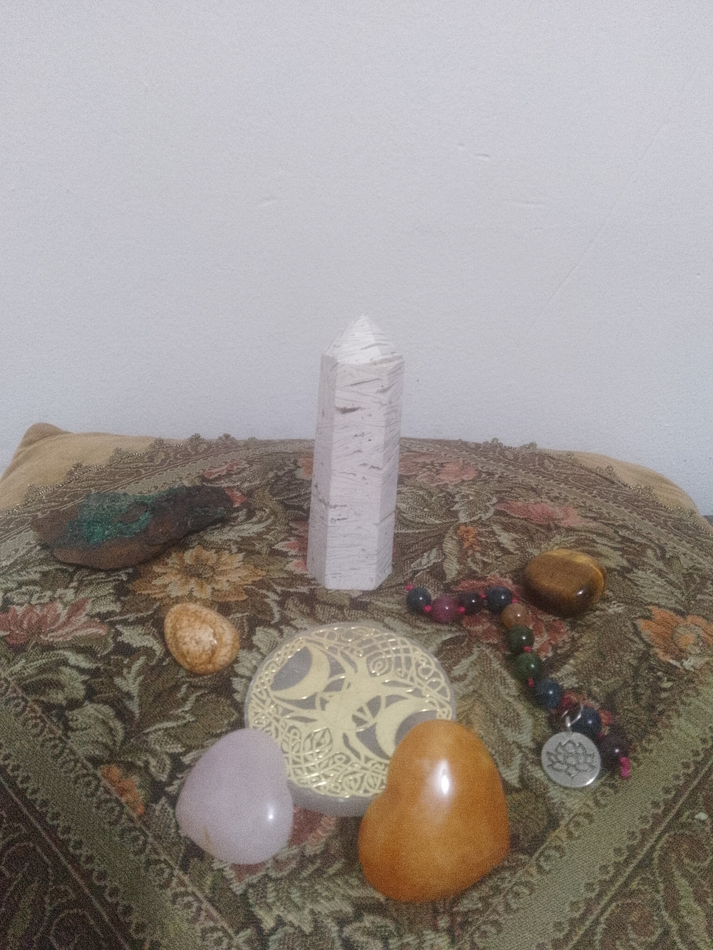 Lot Of 8 Crystals - Picture 1 of 11